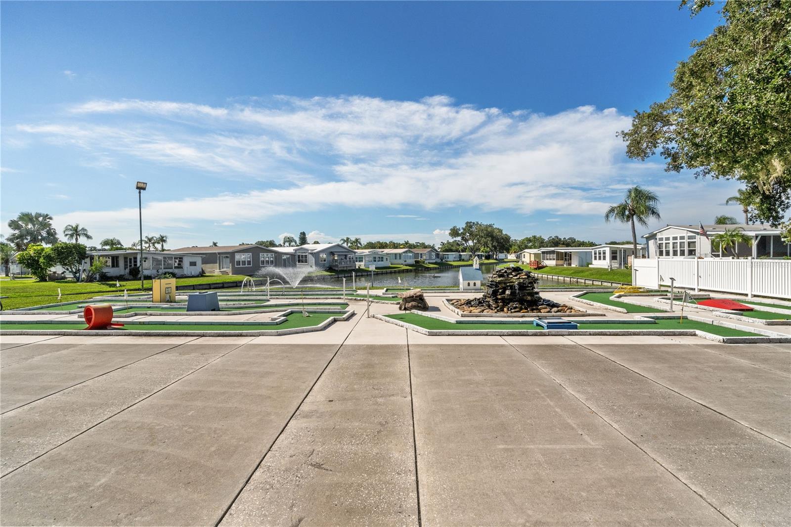 Image 35 of 42 For 206 Oakwood Boulevard W