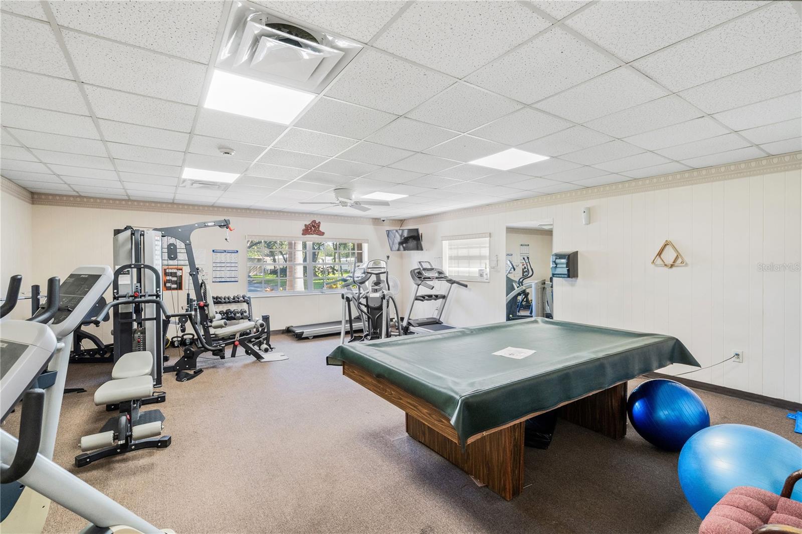 Image 36 of 42 For 206 Oakwood Boulevard W