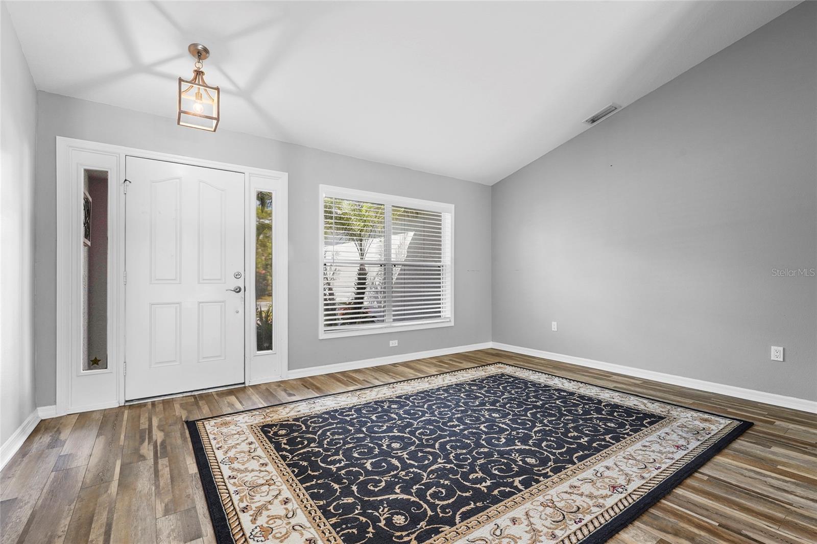 Image 10 of 39 For 15105 Gulistan Avenue