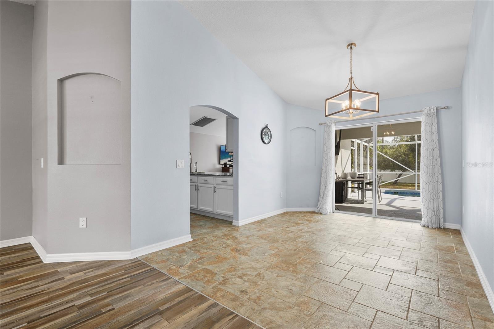 Image 11 of 39 For 15105 Gulistan Avenue