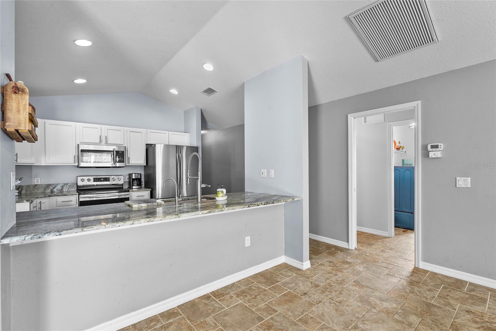 Image 15 of 39 For 15105 Gulistan Avenue