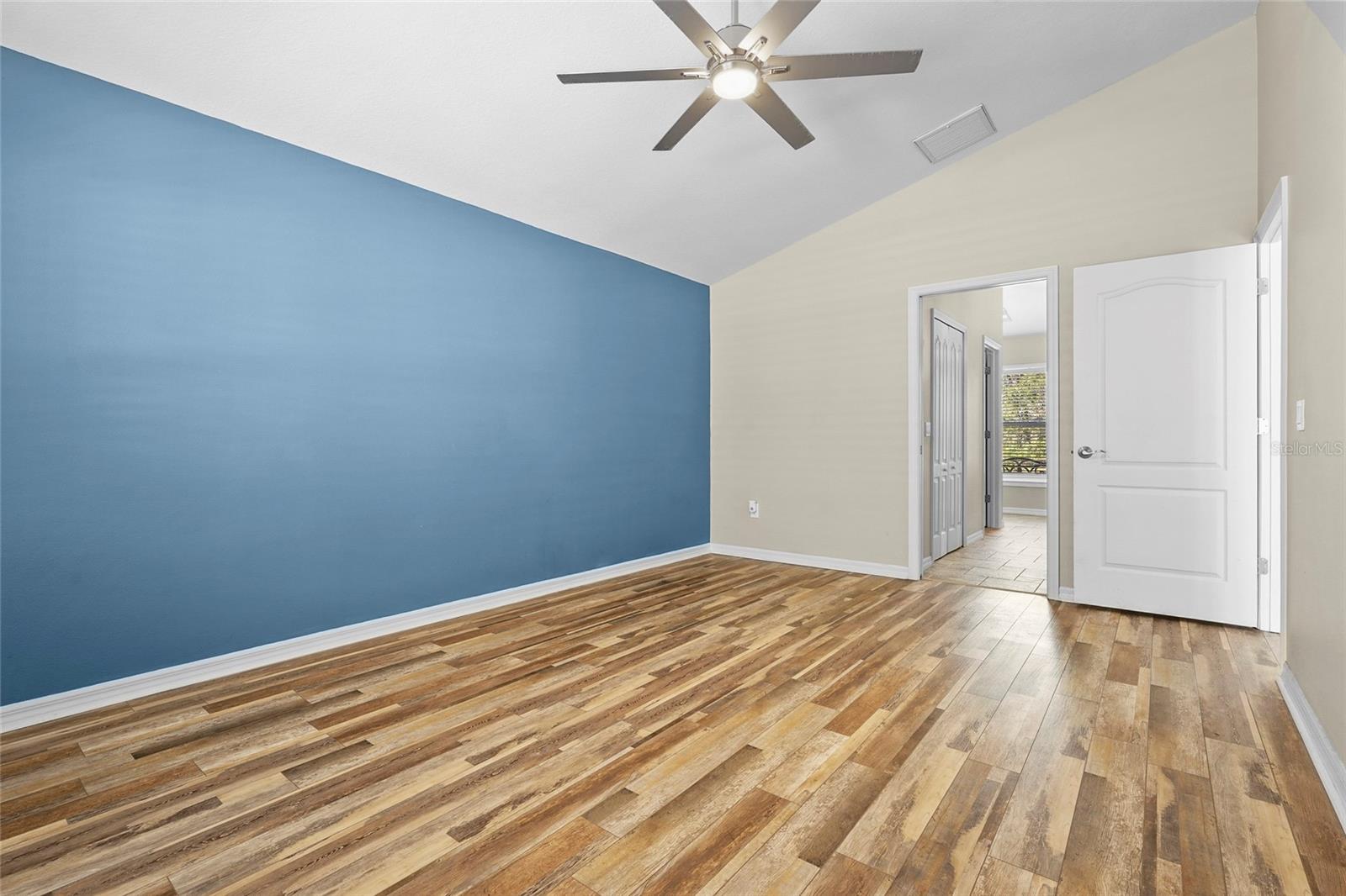 Image 17 of 39 For 15105 Gulistan Avenue