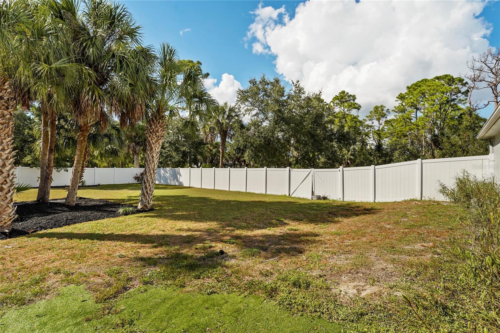 Image 30 of 39 For 15105 Gulistan Avenue