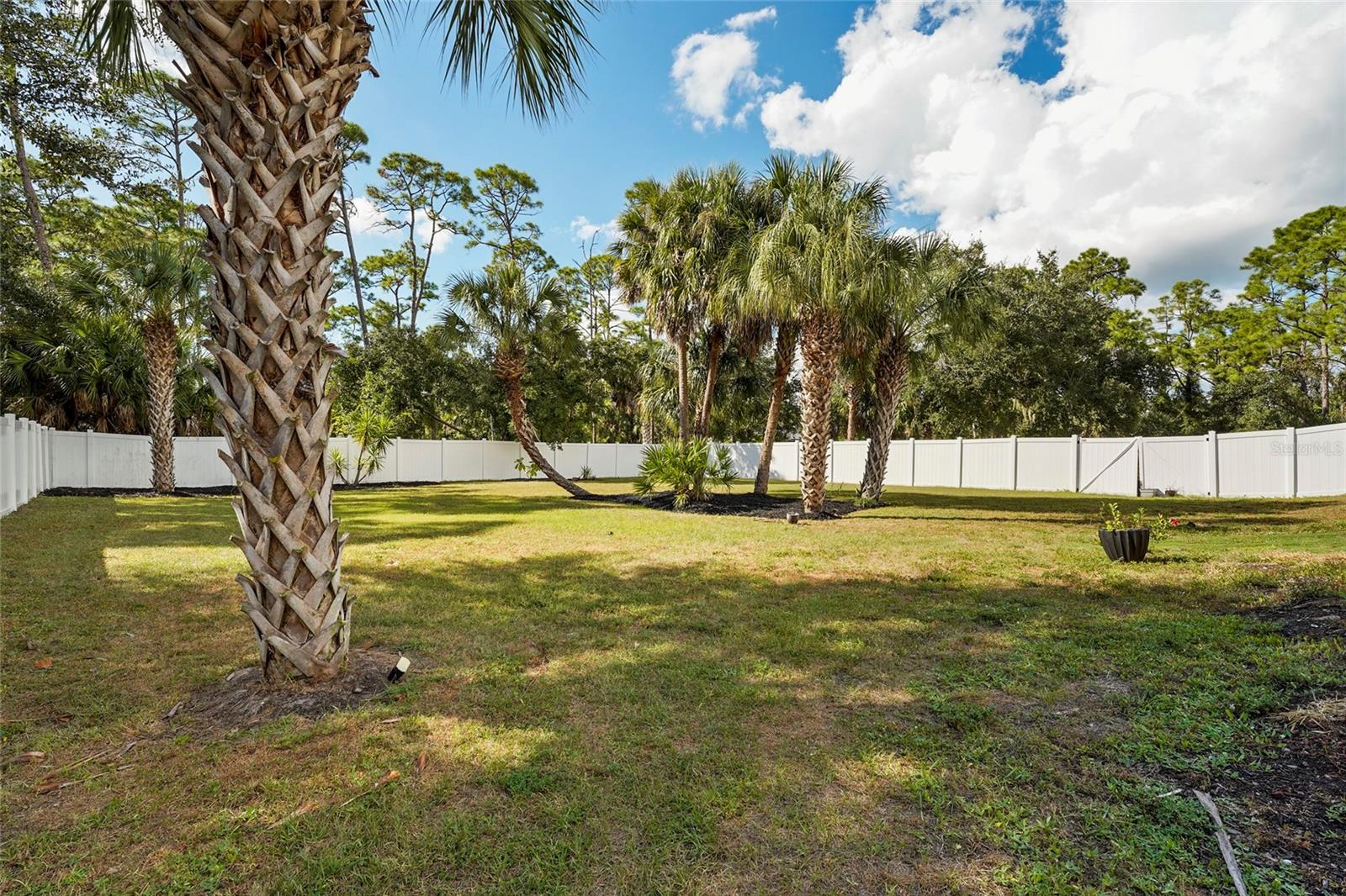 Image 34 of 39 For 15105 Gulistan Avenue