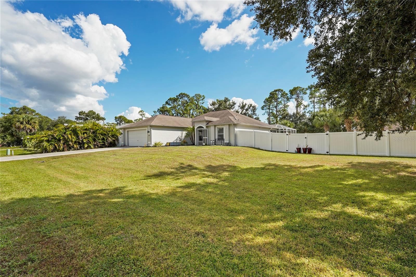 Image 4 of 39 For 15105 Gulistan Avenue