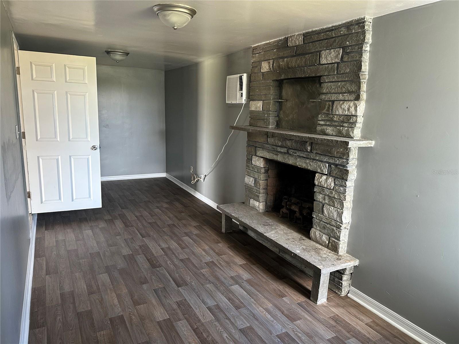 Image 2 of 10 For 1732 Batavia Road