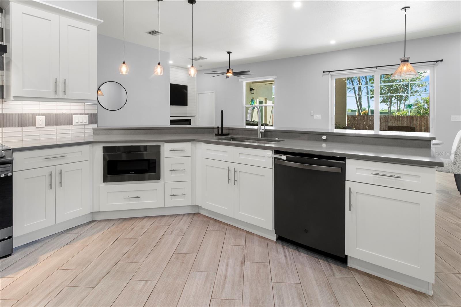 Image 13 of 55 For 5614 52nd Avenue W