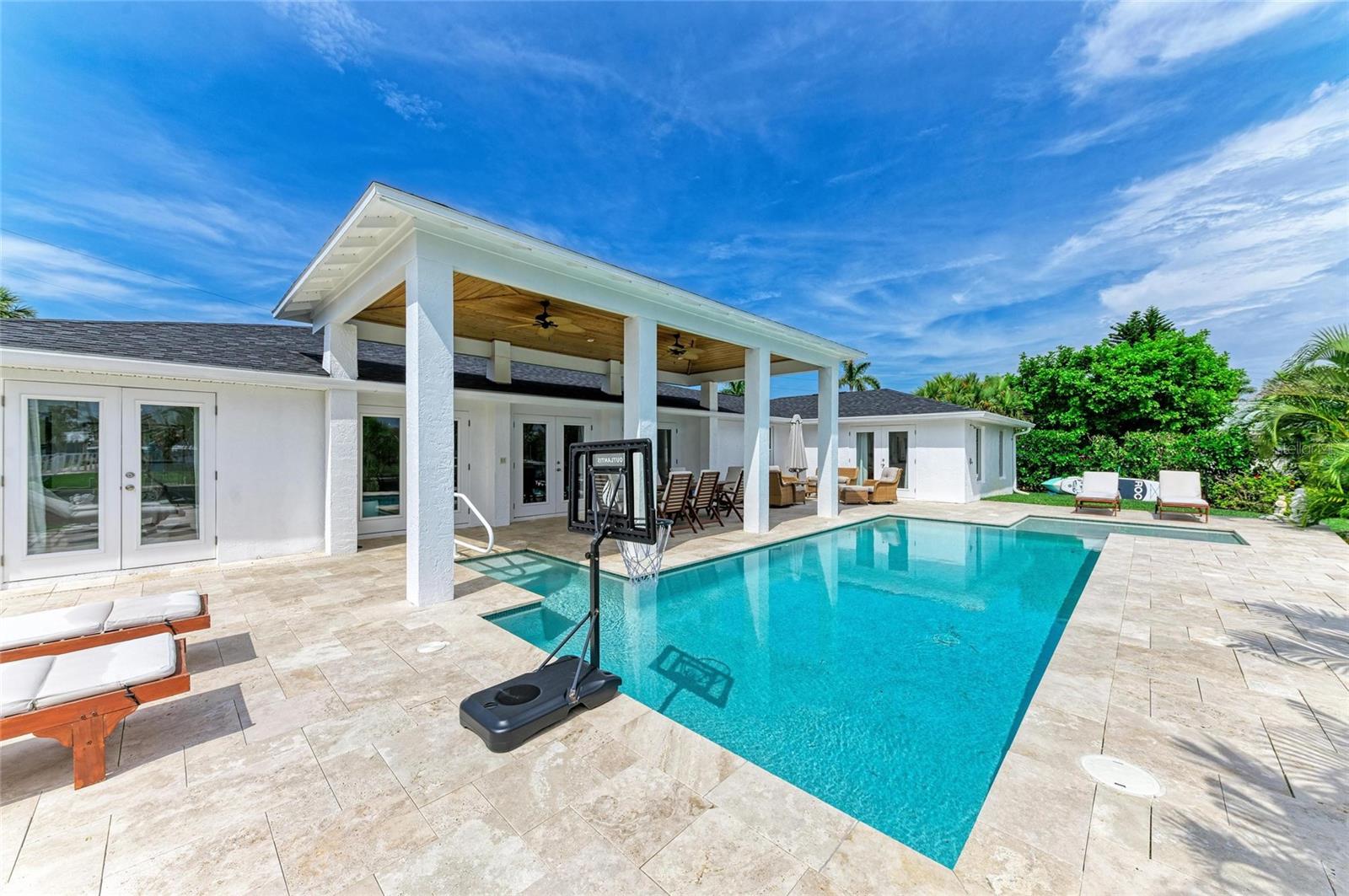 Image 14 of 63 For 668 Key Royale Drive