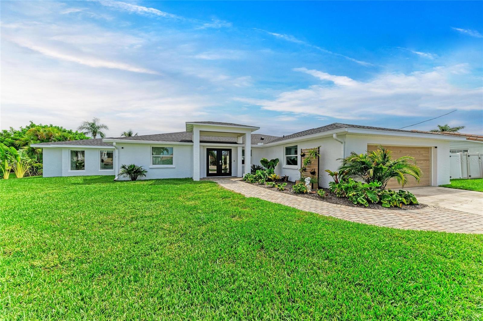 Image 4 of 63 For 668 Key Royale Drive