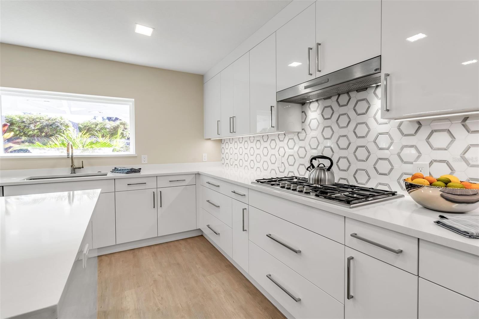 Image 18 of 59 For 1621 Pine Bay Drive