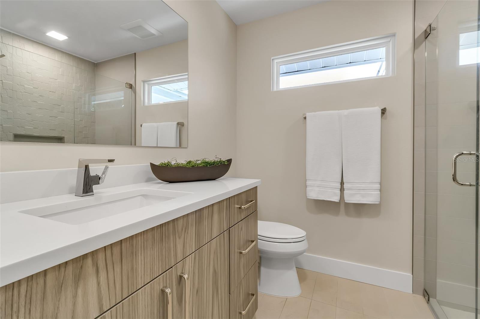 Image 37 of 59 For 1621 Pine Bay Drive