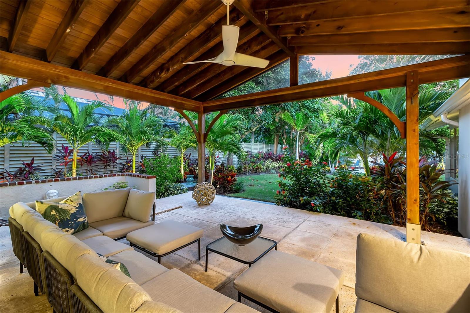 Image 6 of 59 For 1621 Pine Bay Drive