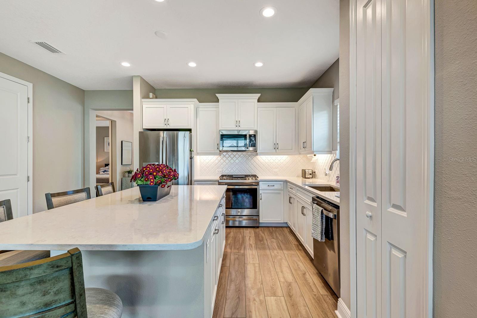 Image 18 of 37 For 4842 Willow Bend Avenue