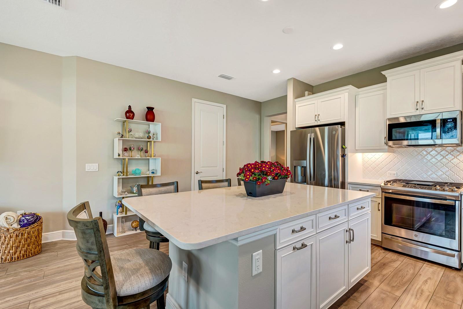 Image 19 of 37 For 4842 Willow Bend Avenue