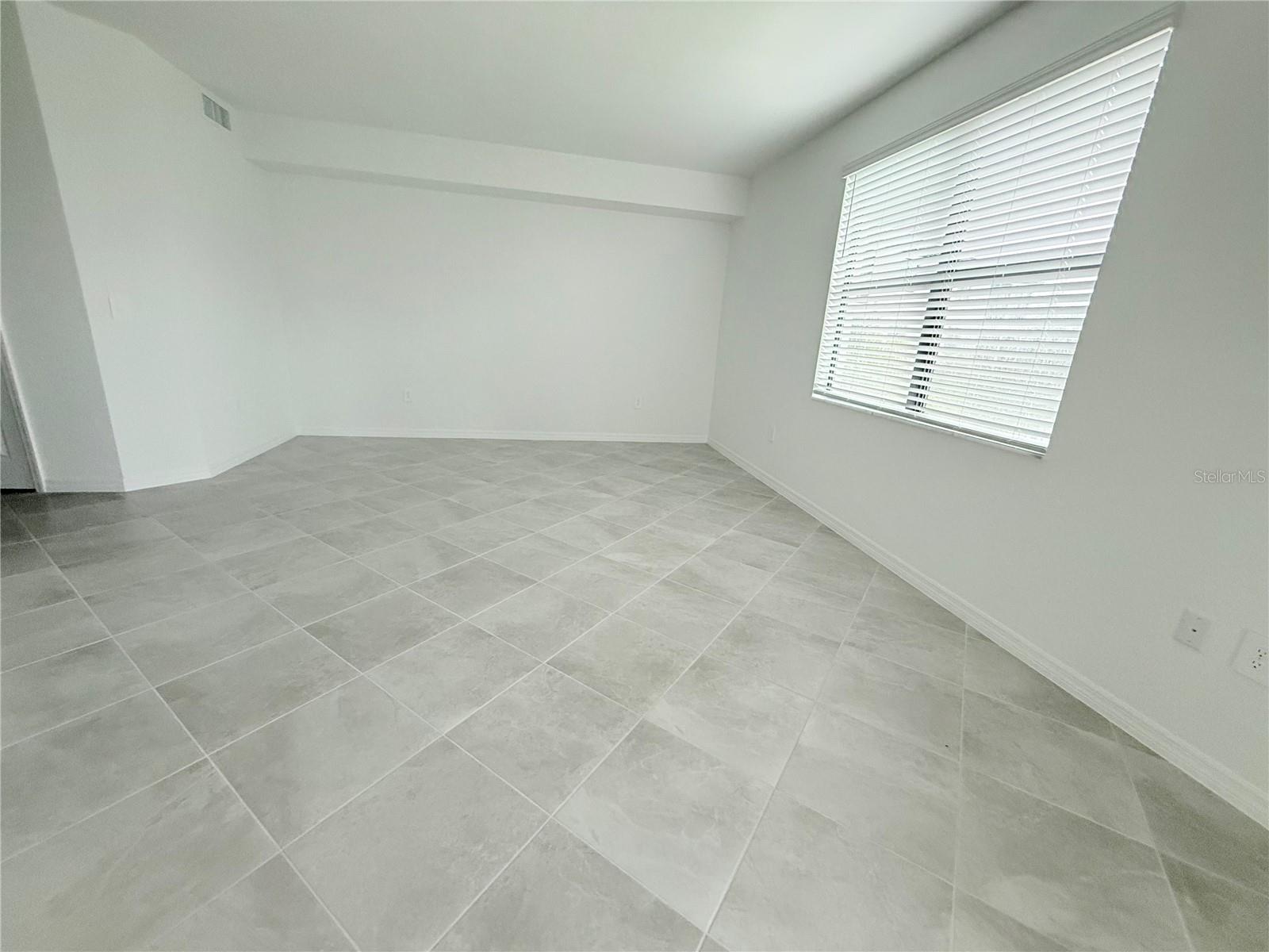 Image 7 of 20 For 5624 Summit Pointe Circle 104
