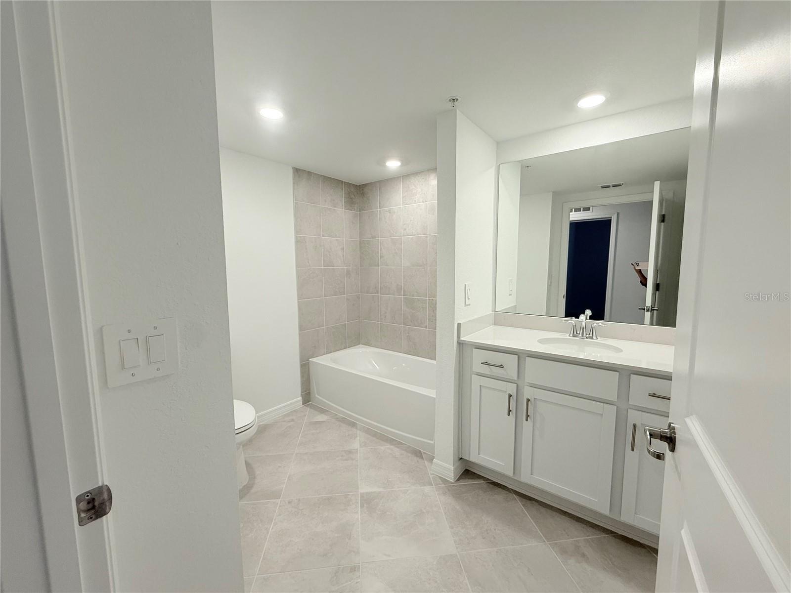 Image 9 of 20 For 5624 Summit Pointe Circle 104