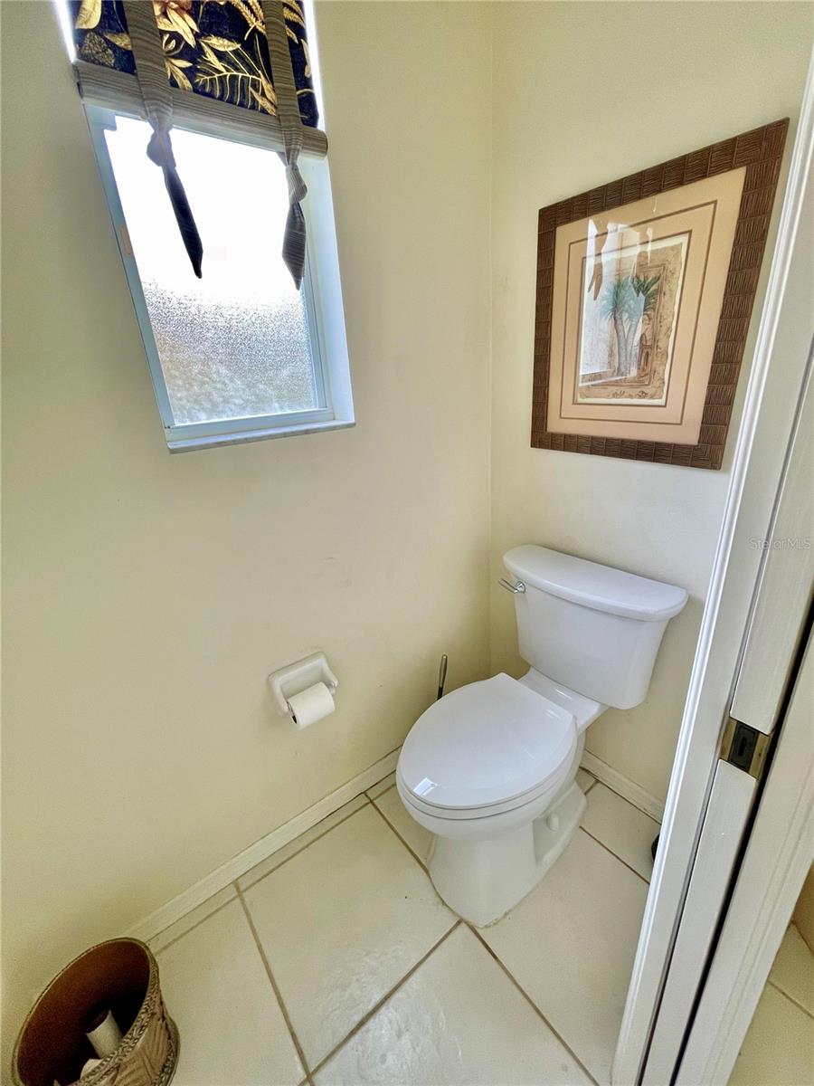 Image 20 of 72 For 4612 35th Avenue E