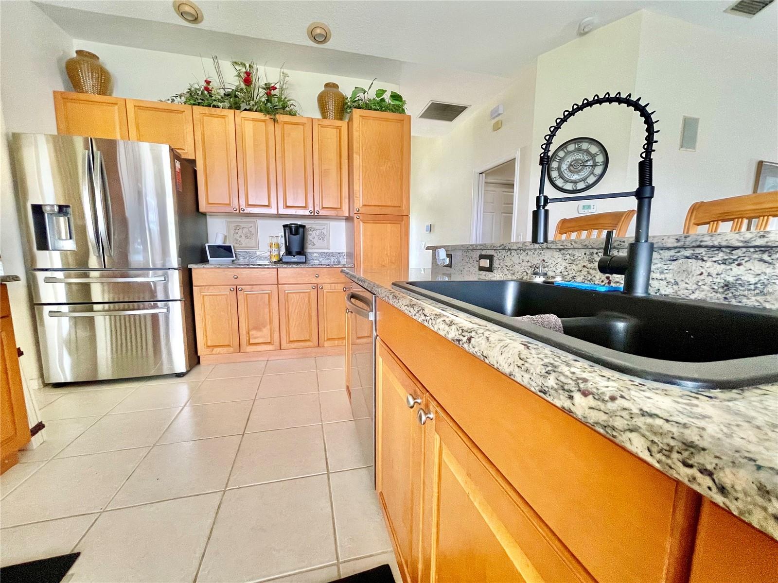Image 27 of 72 For 4612 35th Avenue E