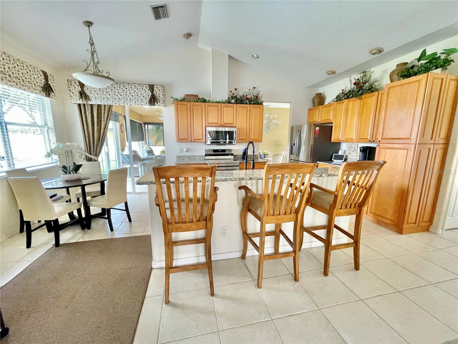 Image 30 of 72 For 4612 35th Avenue E