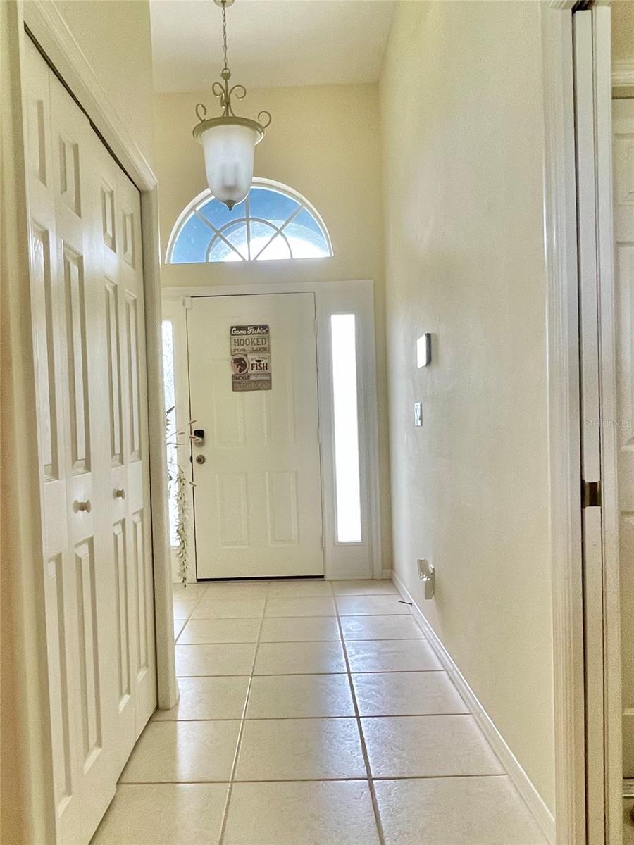Image 36 of 72 For 4612 35th Avenue E