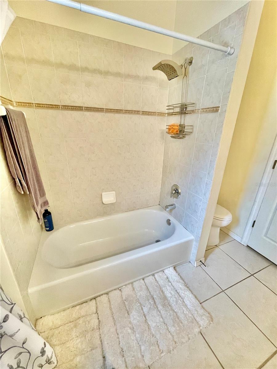Image 41 of 72 For 4612 35th Avenue E