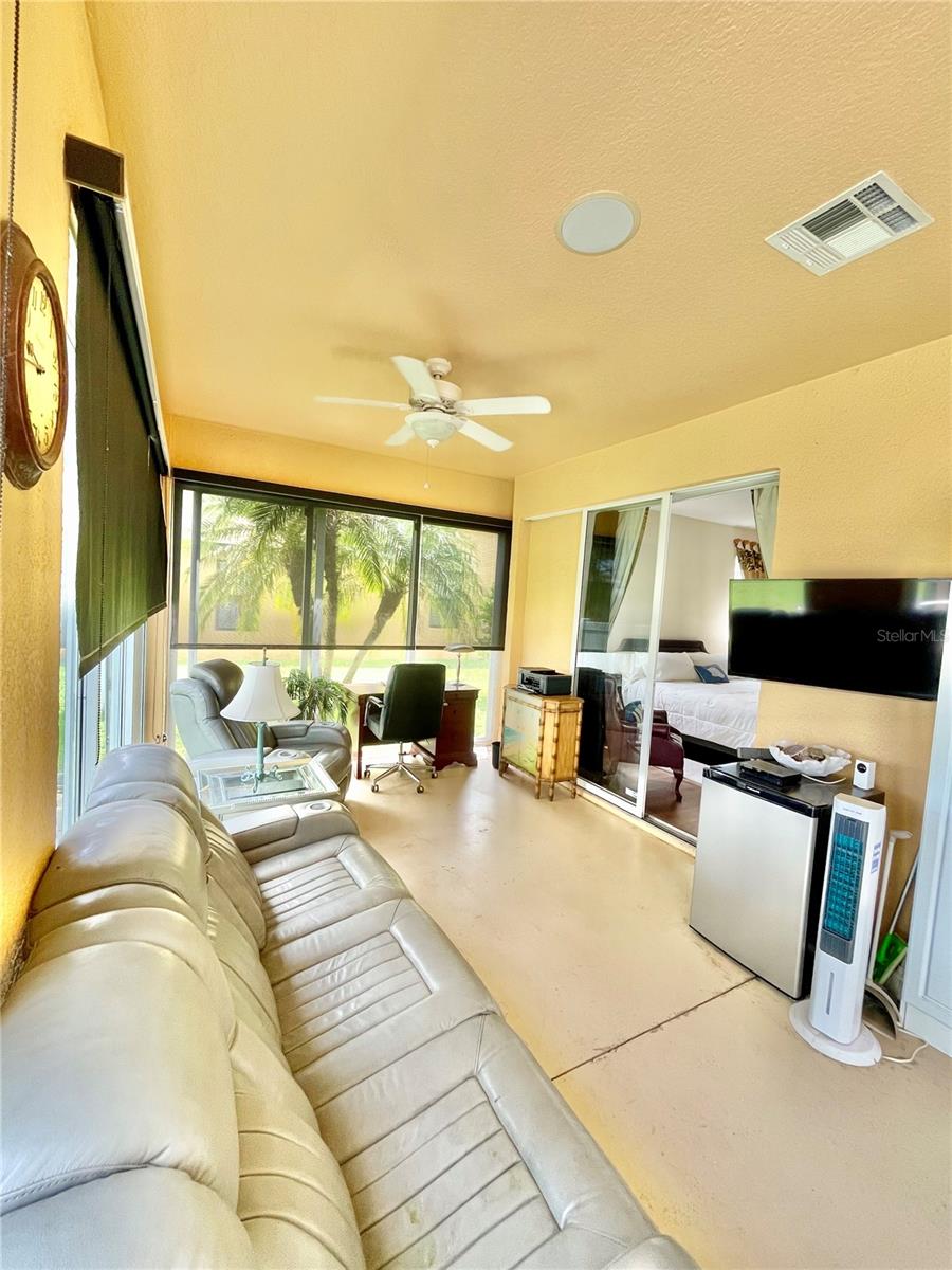 Image 61 of 72 For 4612 35th Avenue E