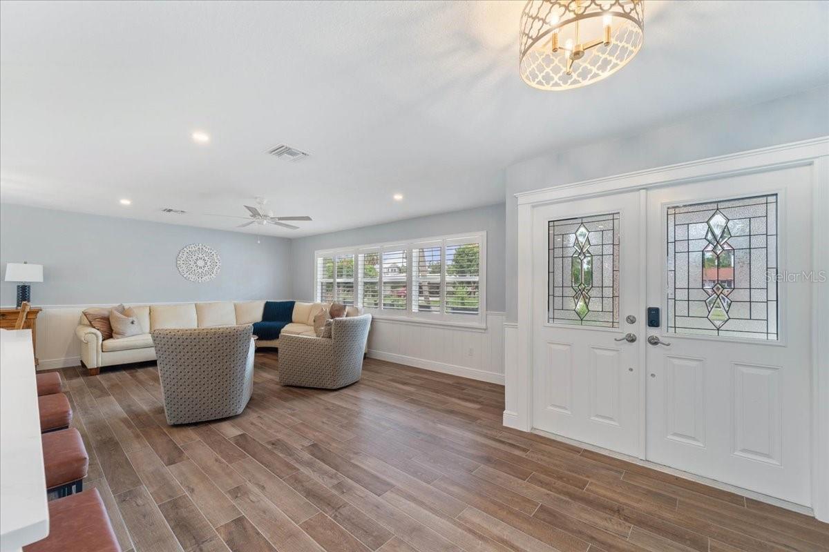 Image 10 of 45 For 1039 Bayshore Avenue