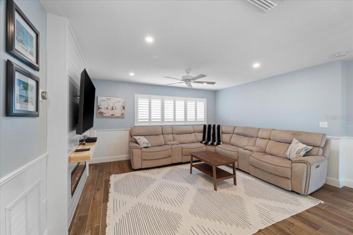 Image 22 of 45 For 1039 Bayshore Avenue