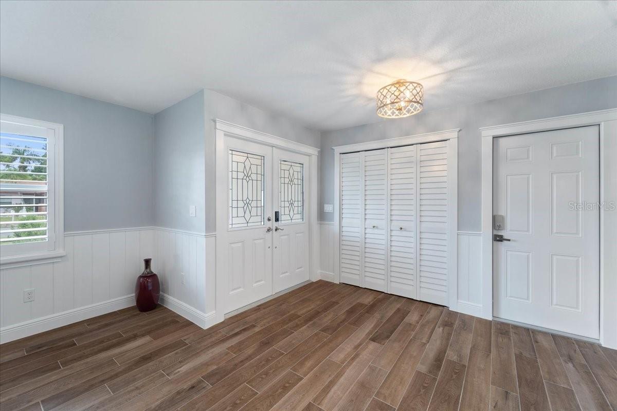 Image 8 of 45 For 1039 Bayshore Avenue