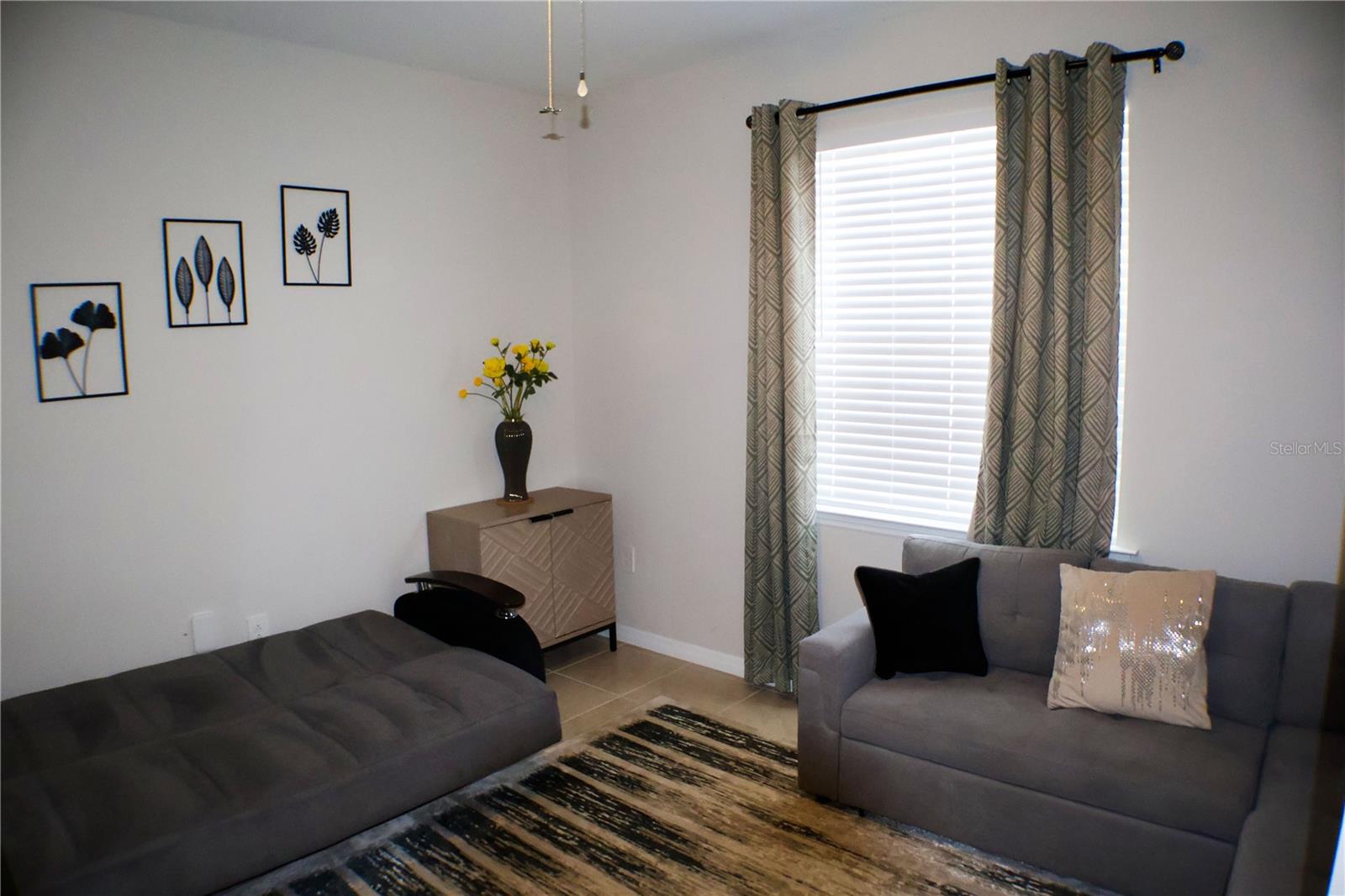 Image 7 of 23 For 10459 Live Oak Road