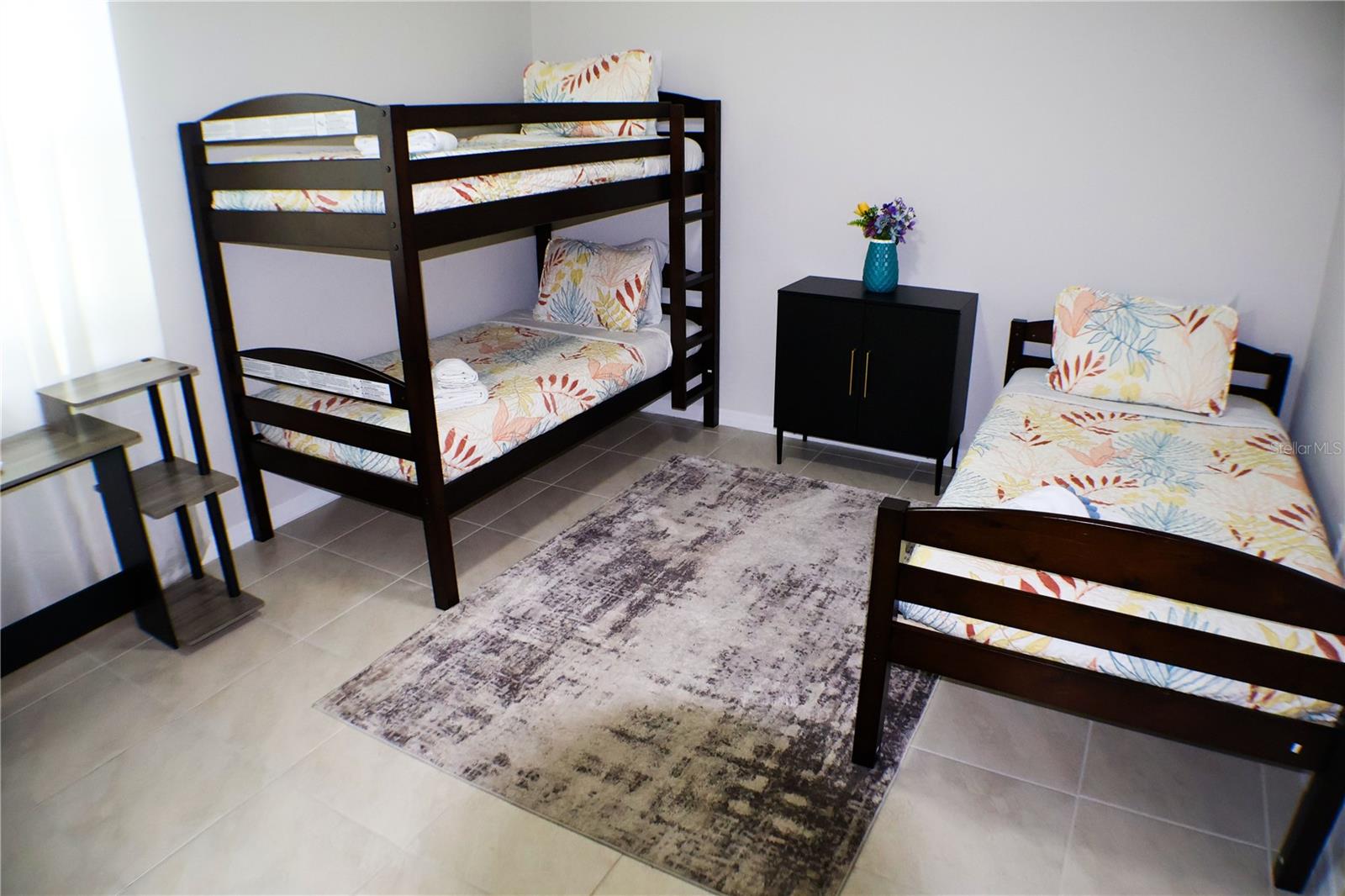 Image 8 of 23 For 10459 Live Oak Road