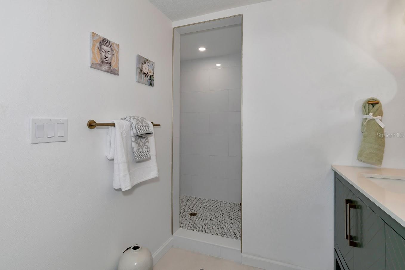 Image 10 of 21 For 4120 Sarasota Avenue