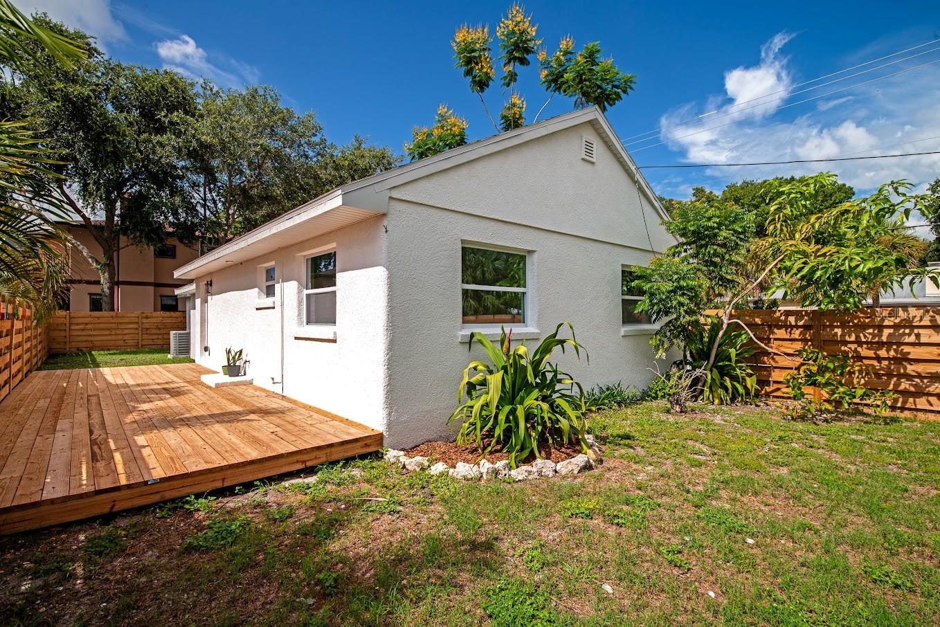 Image 16 of 21 For 4120 Sarasota Avenue