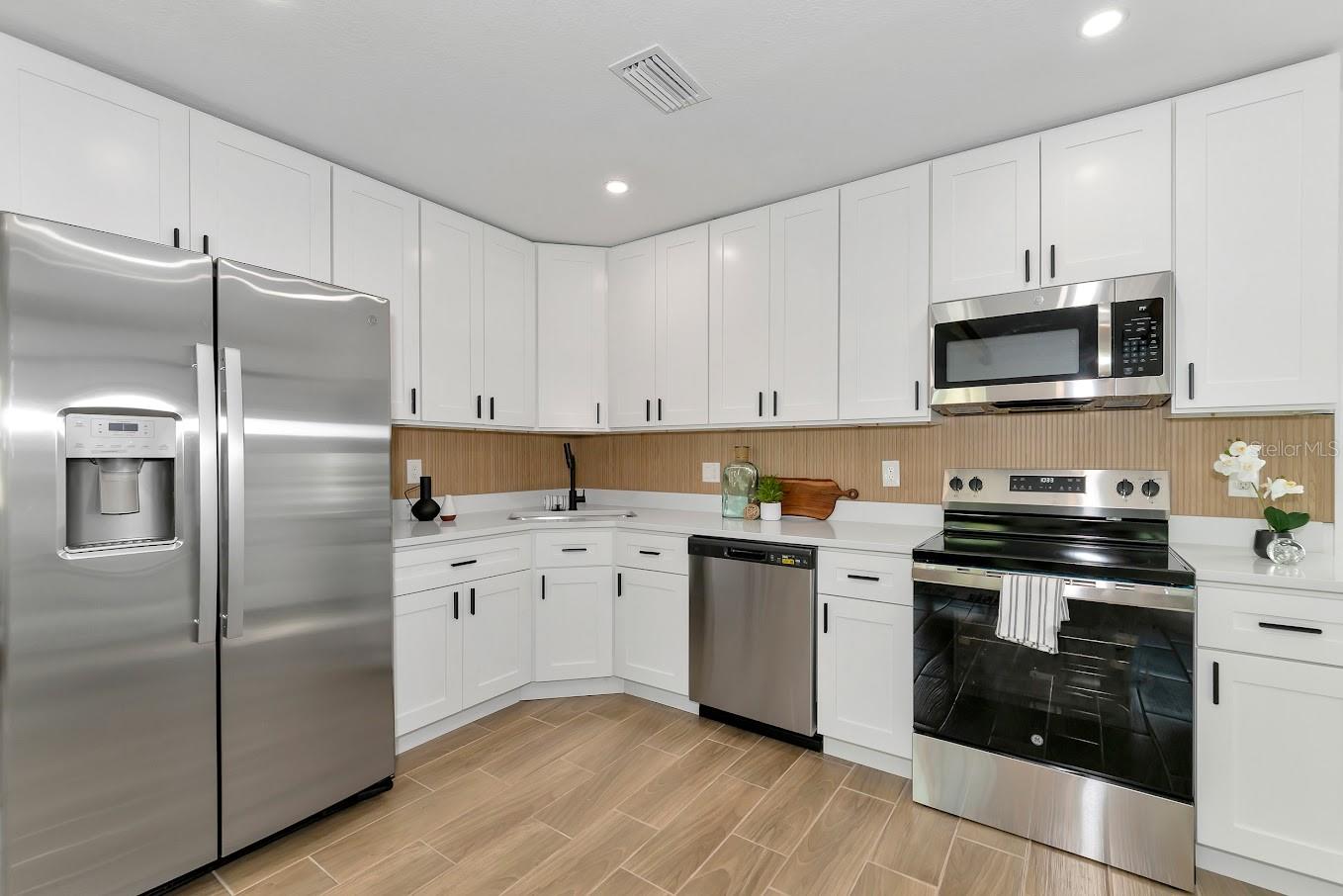 Image 4 of 21 For 4120 Sarasota Avenue