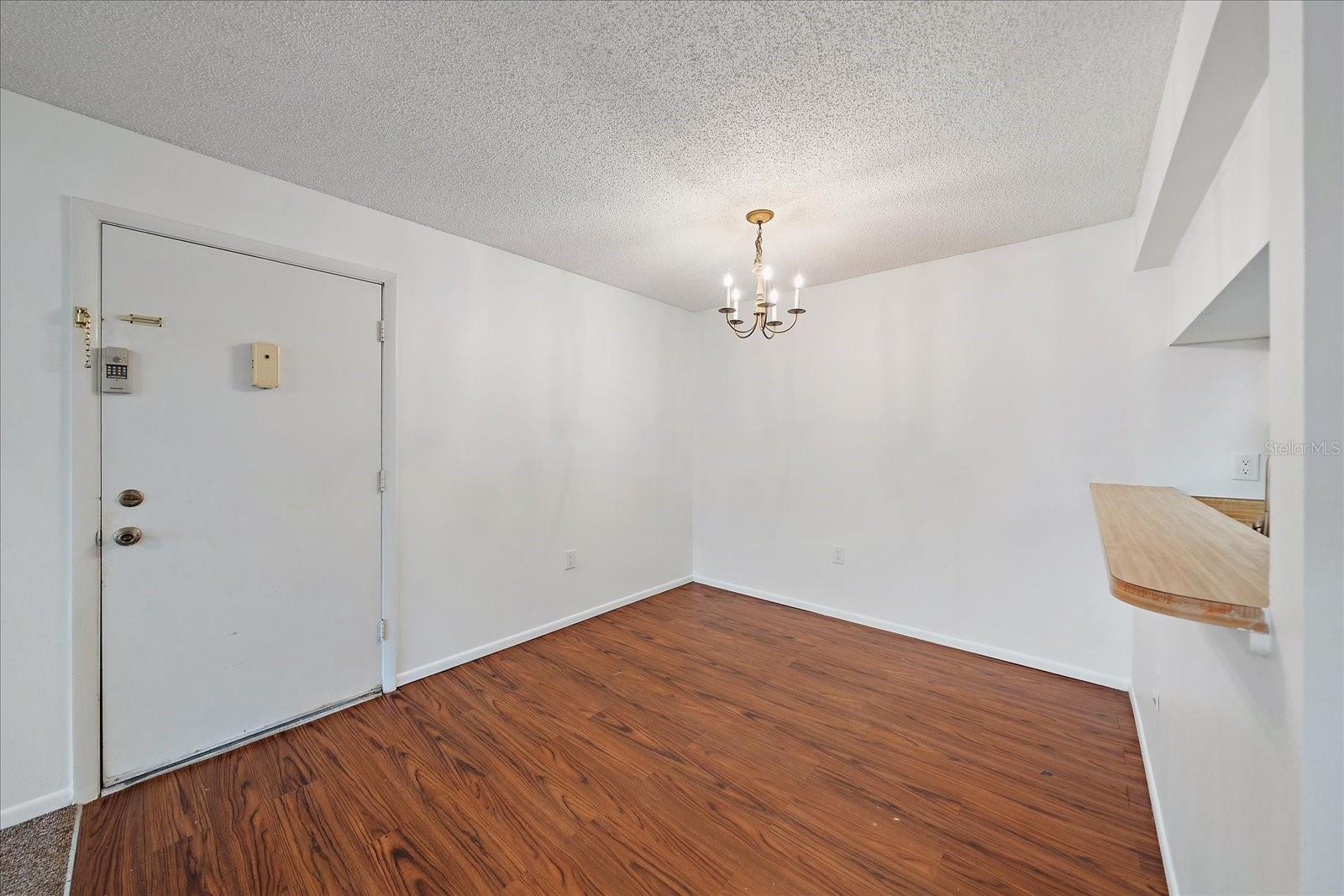 Image 13 of 35 For 3227 Beneva Road 203