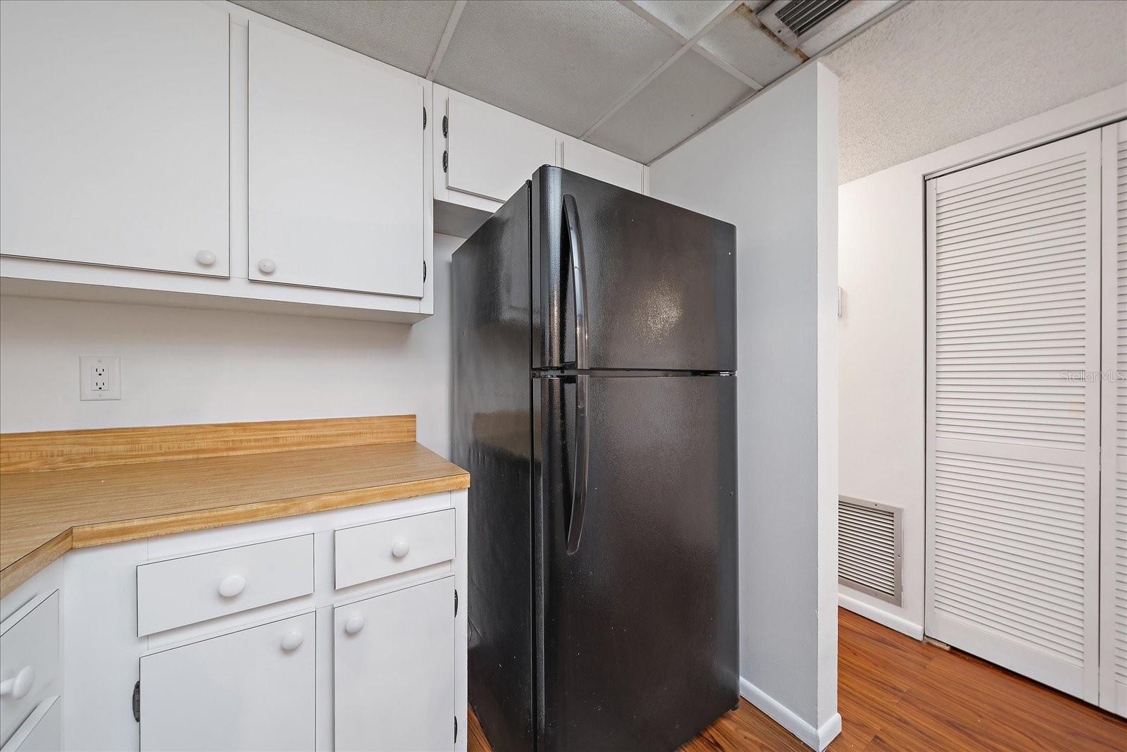 Image 16 of 35 For 3227 Beneva Road 203