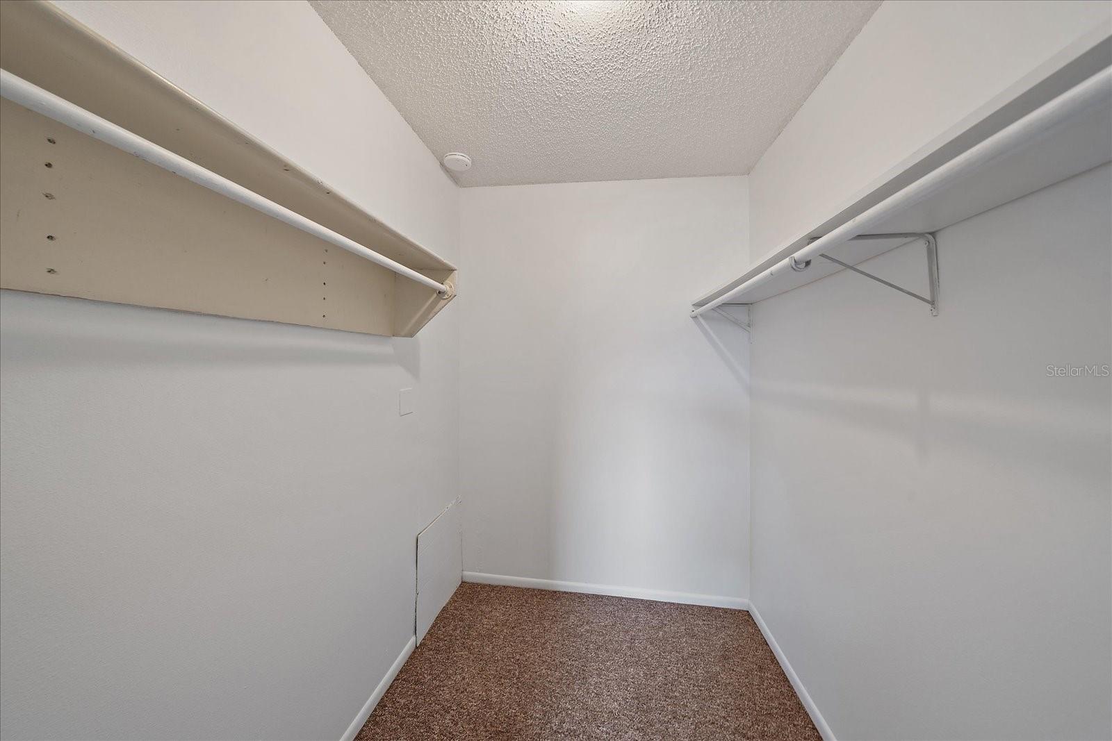 Image 21 of 35 For 3227 Beneva Road 203