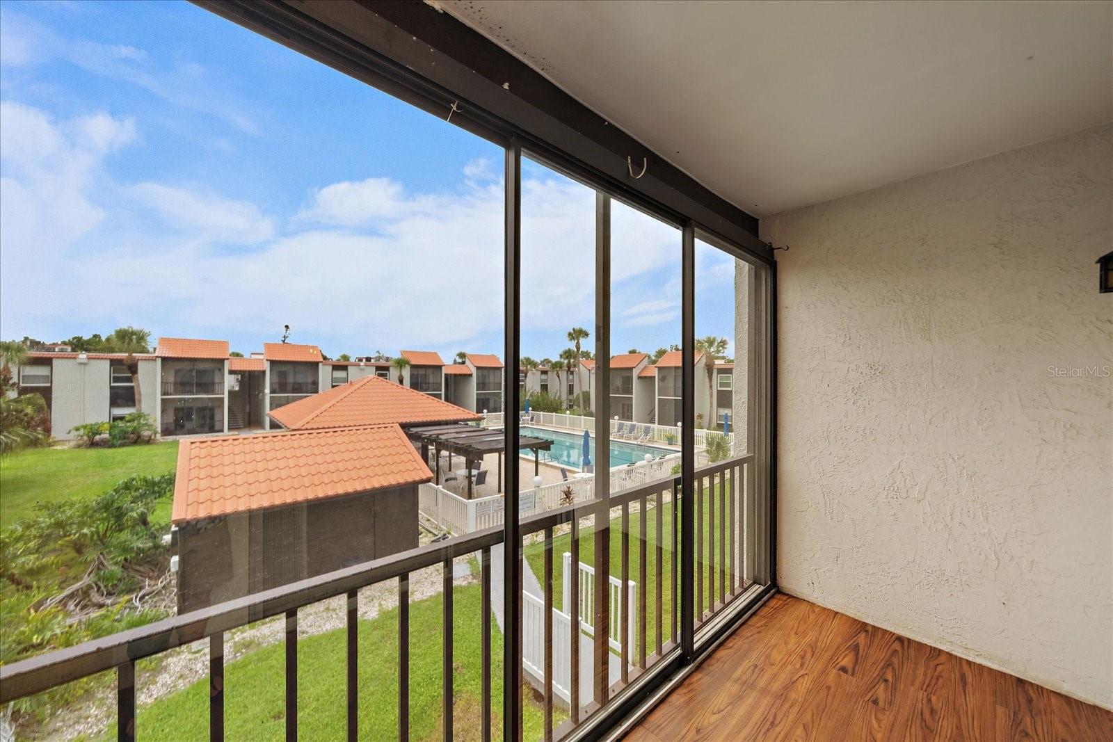Image 4 of 35 For 3227 Beneva Road 203