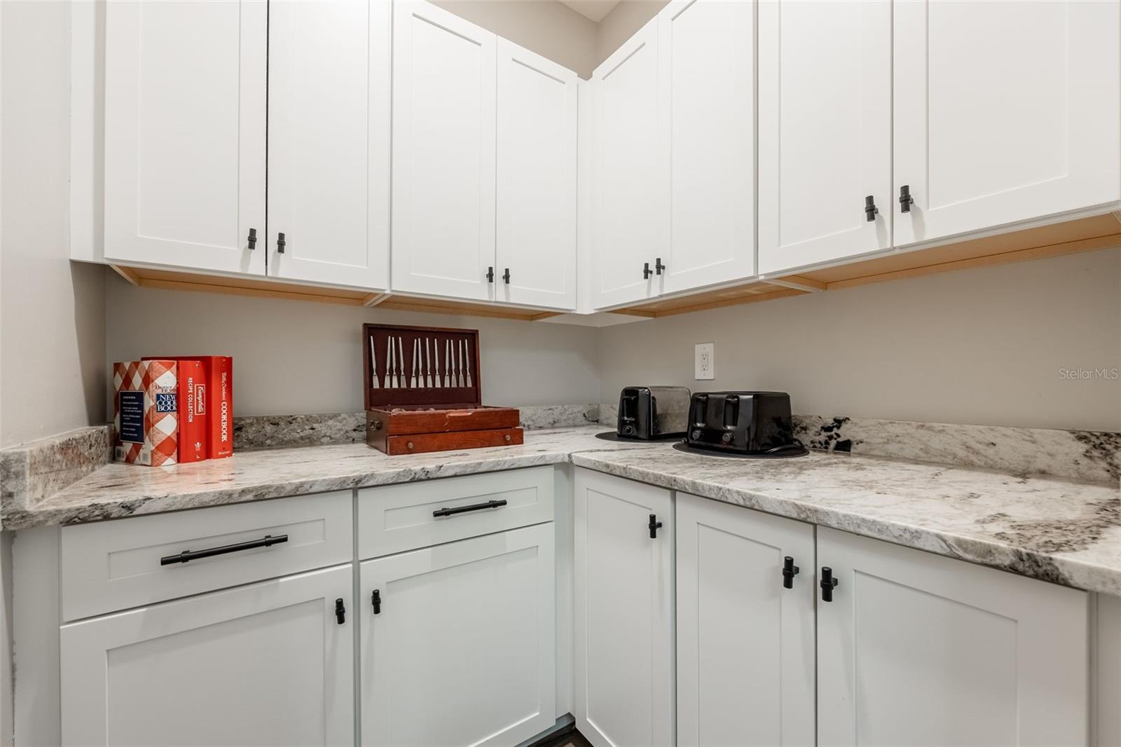 Image 41 of 75 For 2391 Lippincott Road