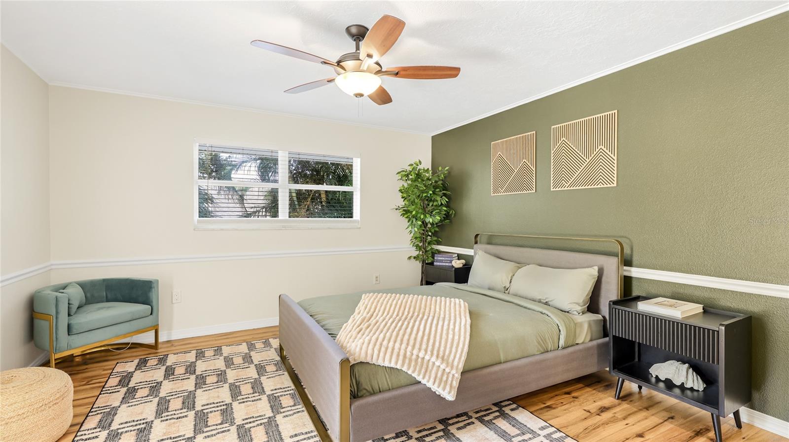 Image 13 of 43 For 4530 Murdock Avenue