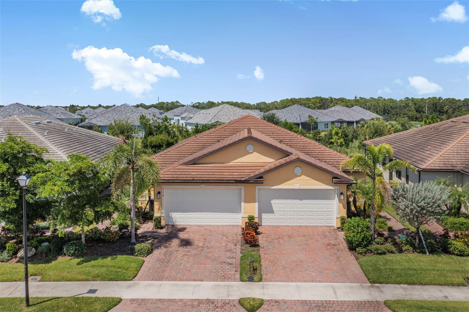 Details for 21008 Fetterbush Place, VENICE, FL 34293
