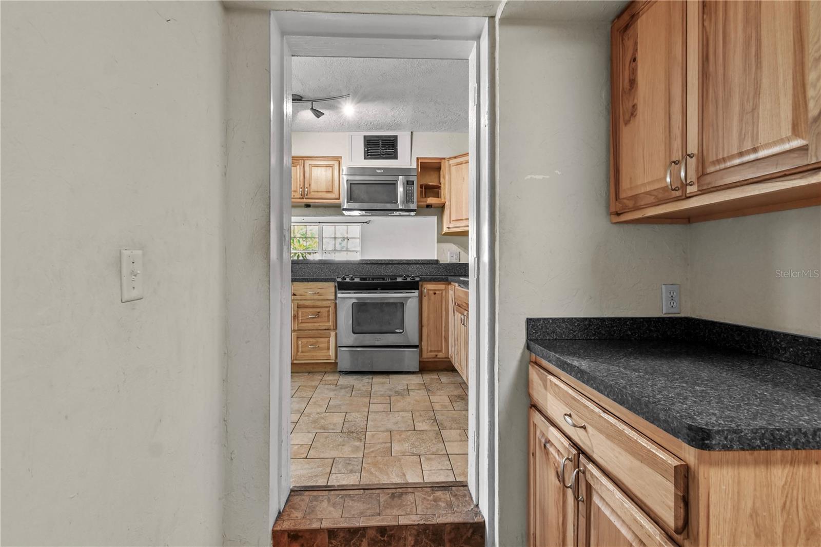 Image 18 of 61 For 1206 8th Street W