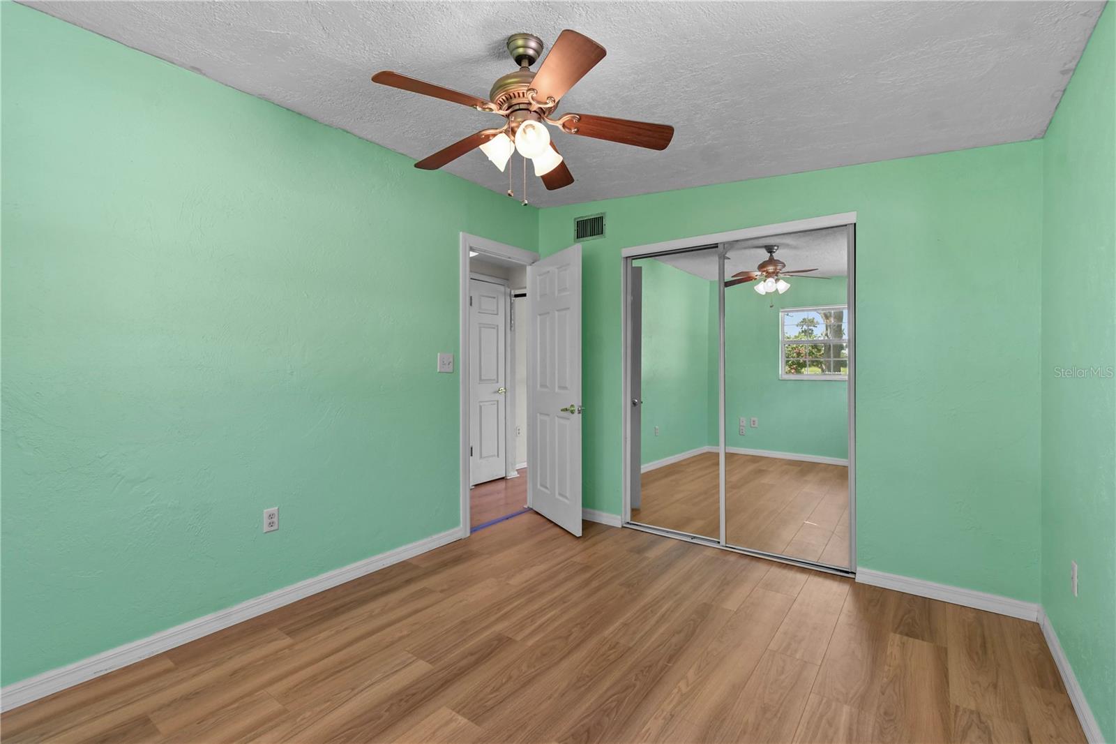 Image 32 of 61 For 1206 8th Street W