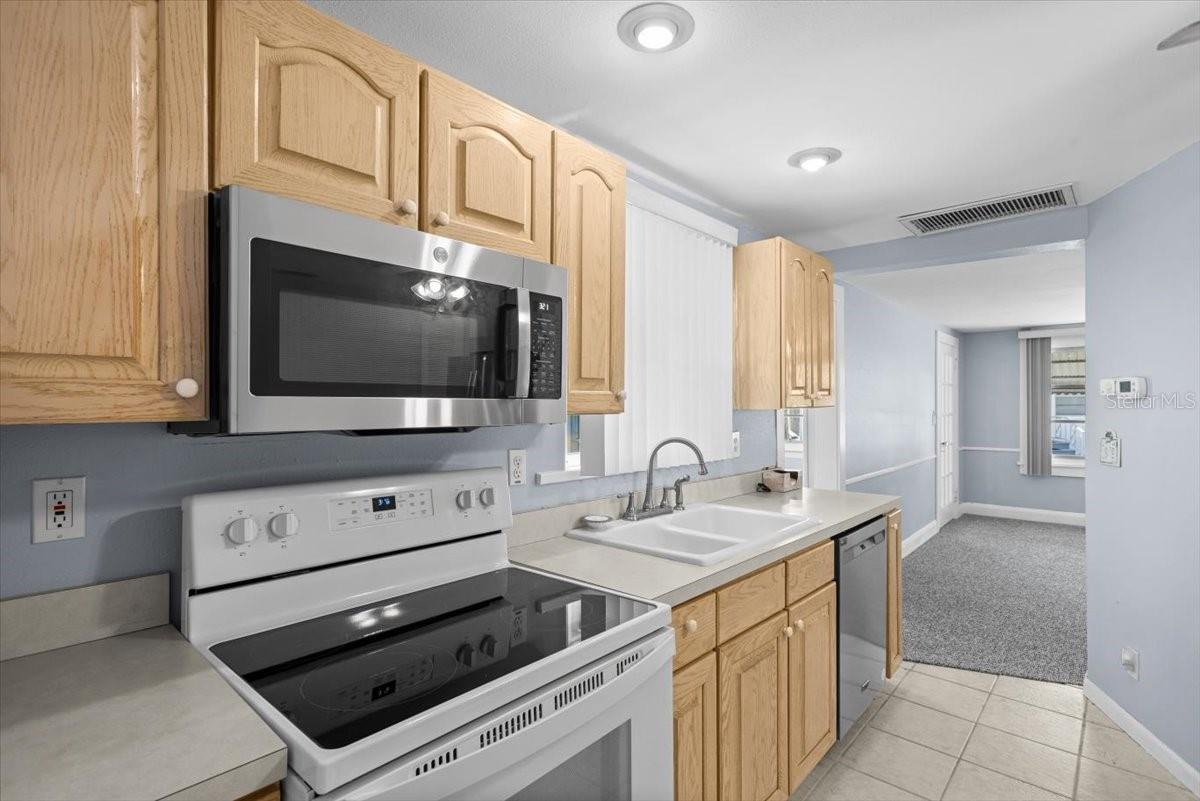 Image 10 of 32 For 9 Seminole Drive
