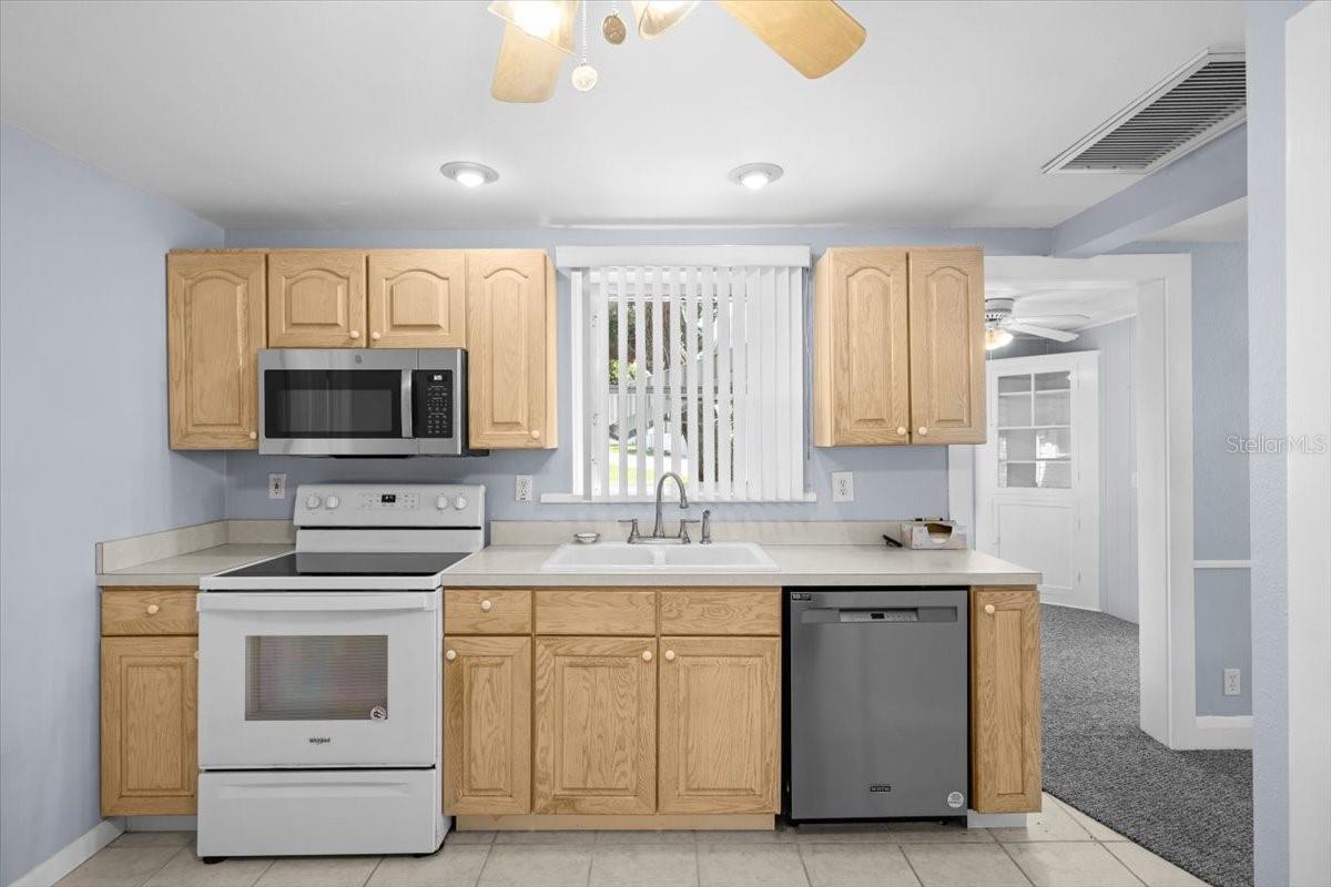 Image 12 of 32 For 9 Seminole Drive