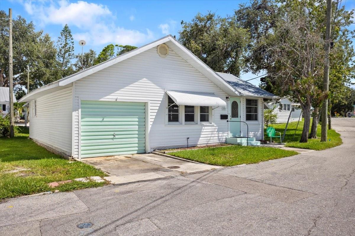 Image 21 of 32 For 9 Seminole Drive