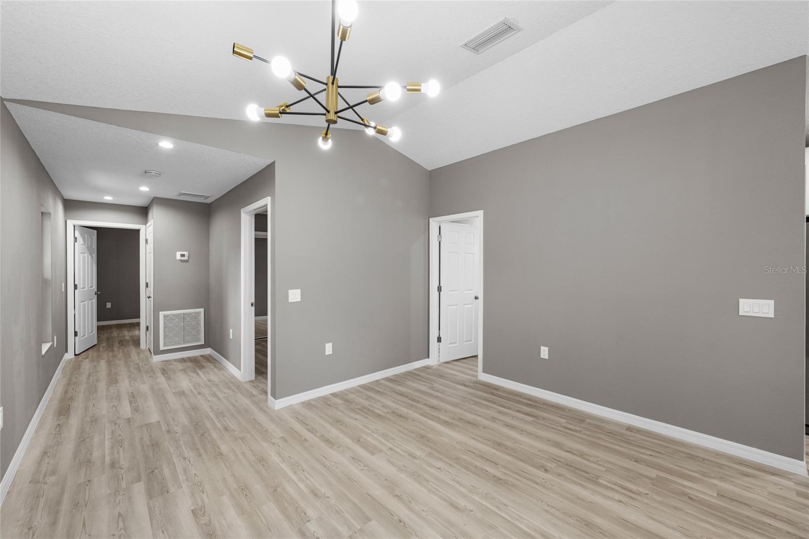 Image 17 of 33 For 3914 Walnut Avenue