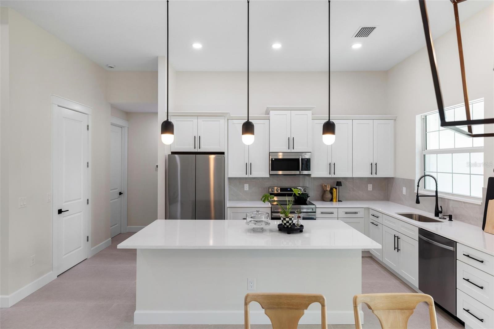 Image 8 of 43 For 1022 Lavina Street