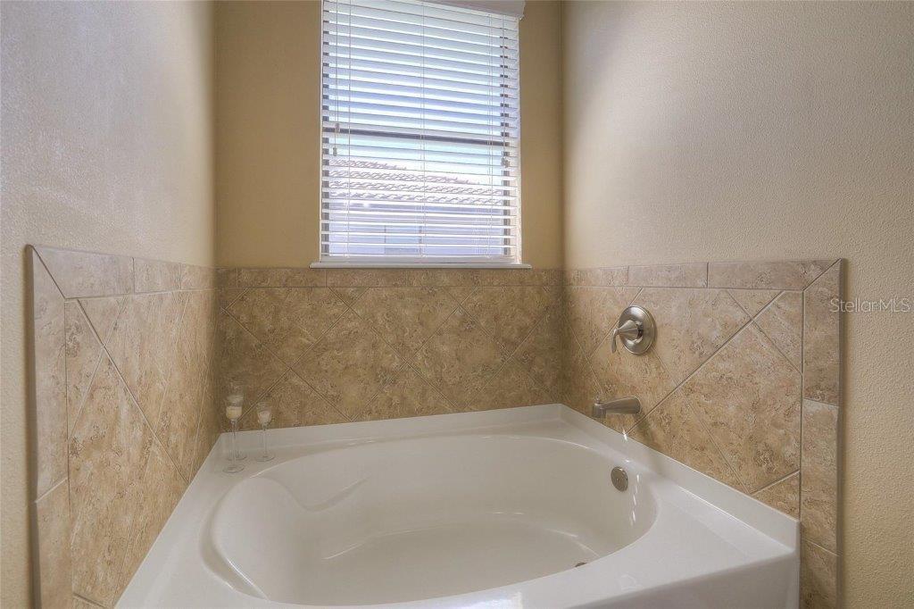 Image 27 of 56 For 8168 36th Street E
