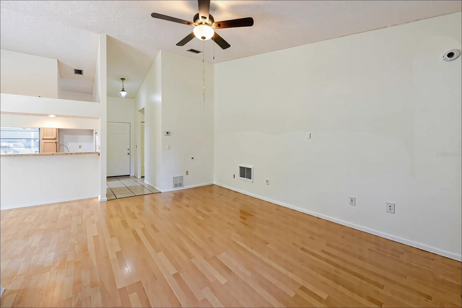 Image 10 of 35 For 5021 Barrington Circle 302